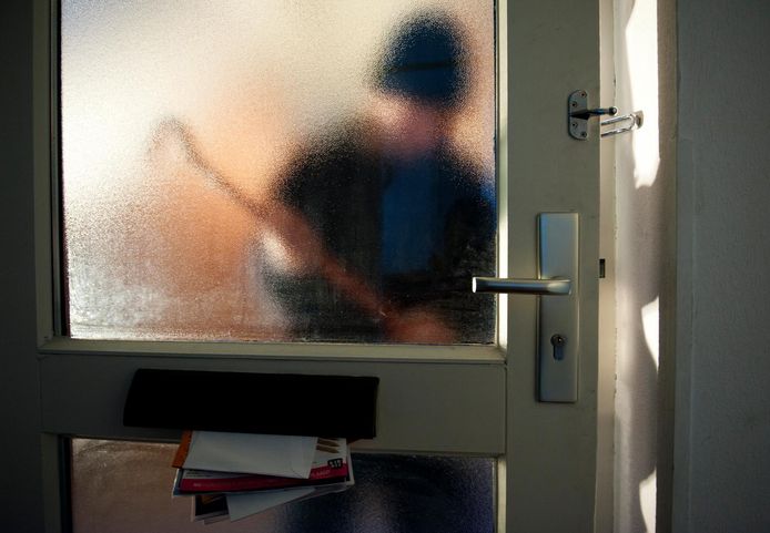 Inbrekers probeerden een woning open te breken in Dronten.