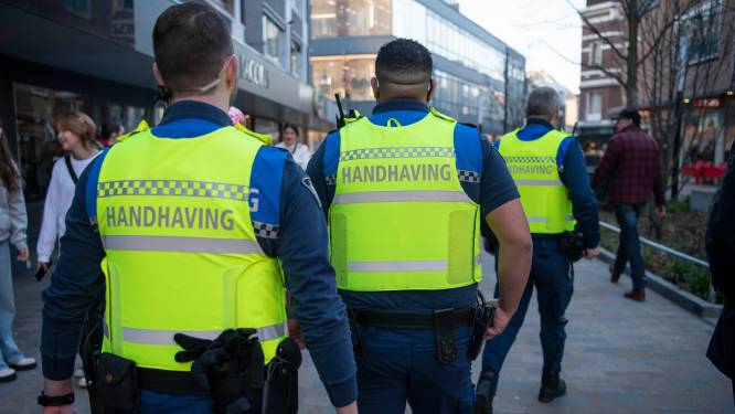 Tilburg koppelt boa’s aan wijk: ‘Onze ogen en oren, we willen weten wat speelt in de buurten’