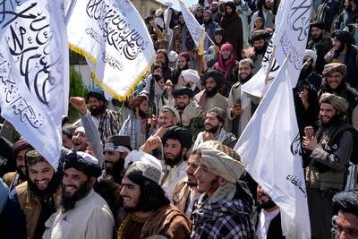 “Mort à l’Amérique! Mort aux occupants!”: un an après, les talibans fêtent le retrait des troupes étrangères