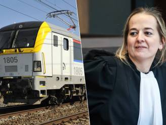 Vrouw (24) veroorzaakt voor 26ste keer problemen op trein, nu bedreigt ze treinconducteur: “Ik weet je wel te vinden als je me een boete durft te geven”