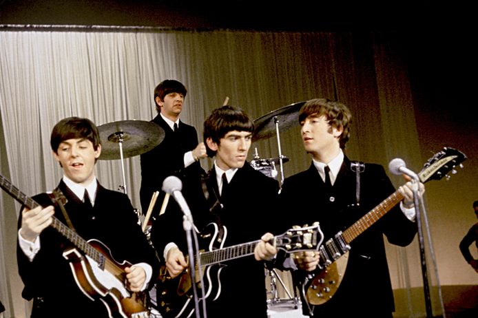 43 jaar na de dood van John Lennon zijn ‘The Beatles’ opnieuw baanbrekend.  Archieffoto van een 'The Beatles'-concert in 1964 in Londen.