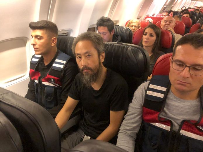Jumpei Yasuda zat gisteren op het vliegtuig van Antakya naar Istanbul, waar hij later vandaag een vlucht naar Tokio zal nemen. Aan boord van het vliegtuig praatte hij met journalisten van Reuters.