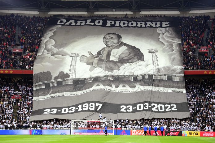 Klassieker Tussen Ajax En Feyenoord Later Van Start Na Brand Rond 