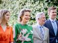 Prinses Eleonore, koningin Mathilde, koning Filip en prins Gabriel op het tuinfeest in Laken, op 13 mei 2023