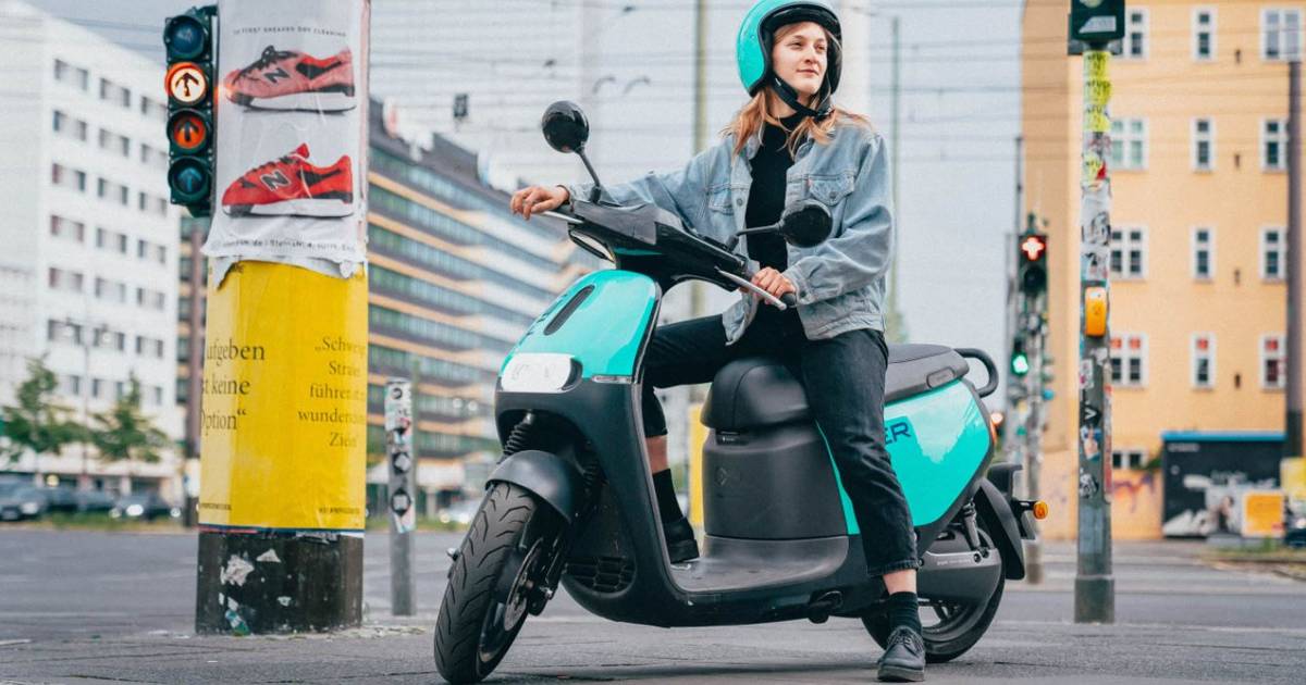 Hoe werkt het, waar staan ze álles wat je moet weten over deelscooters en fietsen Auto AD.nl