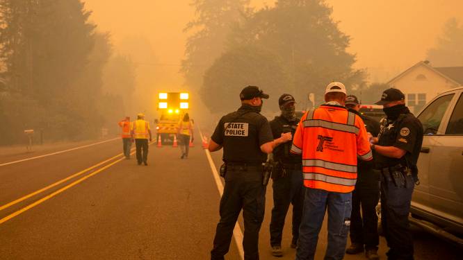 Westen van VS staat in brand: zes doden en duizenden mensen op de vlucht