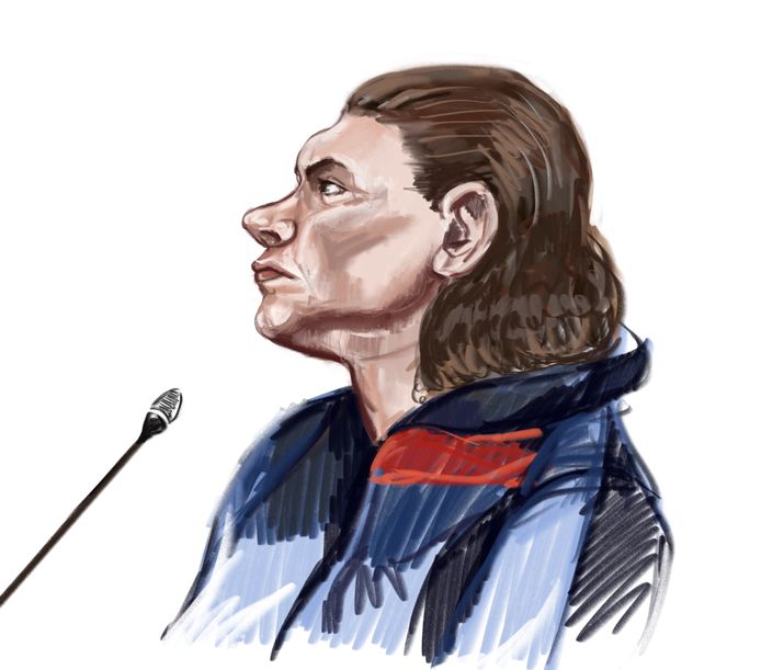 Rechtbanktekening van Taco van E. in de rechtbank van Zwolle. Hij wordt verdacht van doodslag op Gerrit Bosman aan de Ossenweerdstraat in Deventer in april 2021.