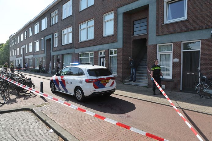 Bij een steekpartij op de Loosduinseweg in Den Haag is afgelopen zondag een man gewond geraakt.