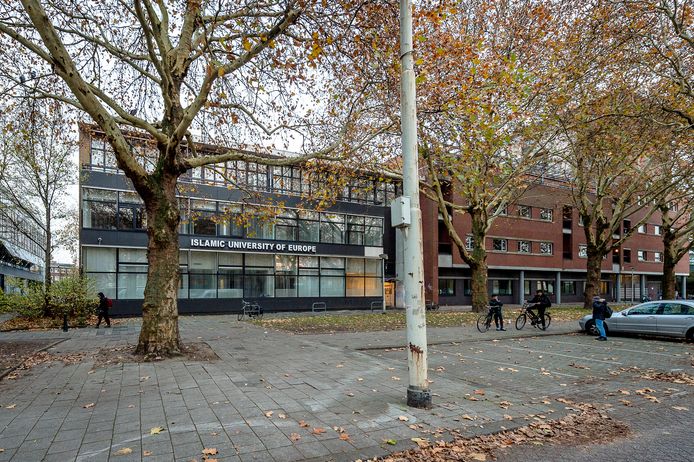 De voormalige Islamitische Universiteit van Europa zat aan de Statenweg in Rotterdam.