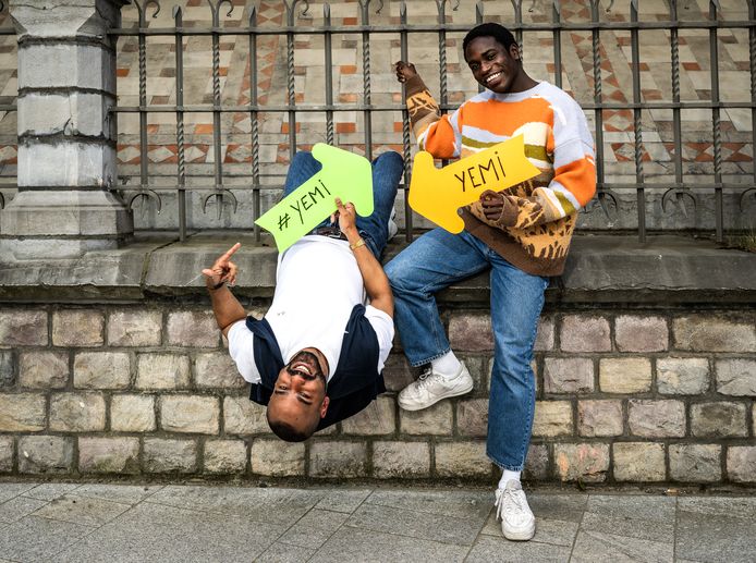 Yemi Oduwale en Francisco Schuster, die Yemi vertolkt in #LikeMe, toonden recent hun emoties op het podium.