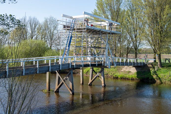 Het bekende Kerkbrugje tussen Giethmen en Ommen wordt aangepakt.