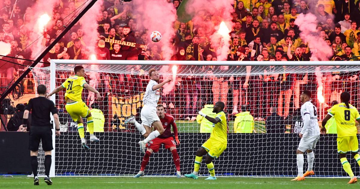 Deux Joueurs De Ligue 1 Refusent De Jouer Avec Le Maillot Arc En Ciel Pour Le Week End De Lutte 