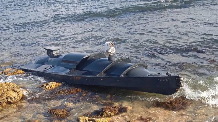 Le mystérieux navire qui s'est échoué sur une plage près de Sébastopol le 21 septembre.