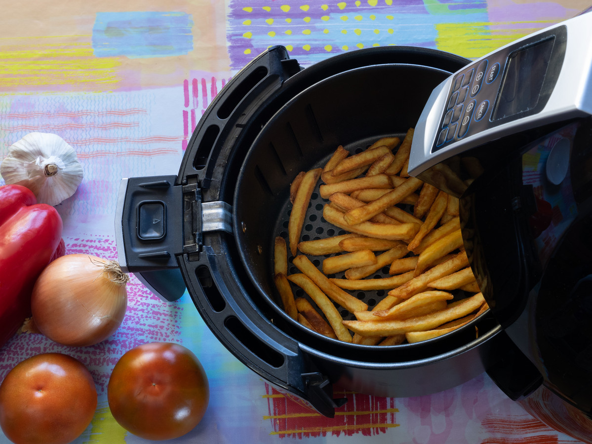 Ultieme leef ermee dam Overleden uitvinder airfryer zette kookwereld op zijn kop: van 'slap frituur-aftreksel'  tot 'waanzinnig apparaat' | Foto | AD.nl