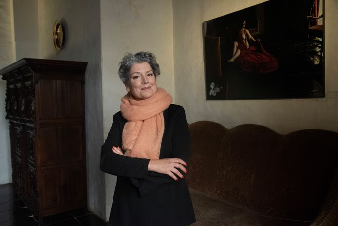 Eva Rossie exposeert haar beelden in het historische Kasteel van Laarne.