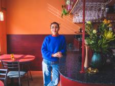 Sami opent knus restaurant met Aziatische en Iraanse gerechten: “Zowel naam als interieur zijn knipoog naar mijn favoriete film”