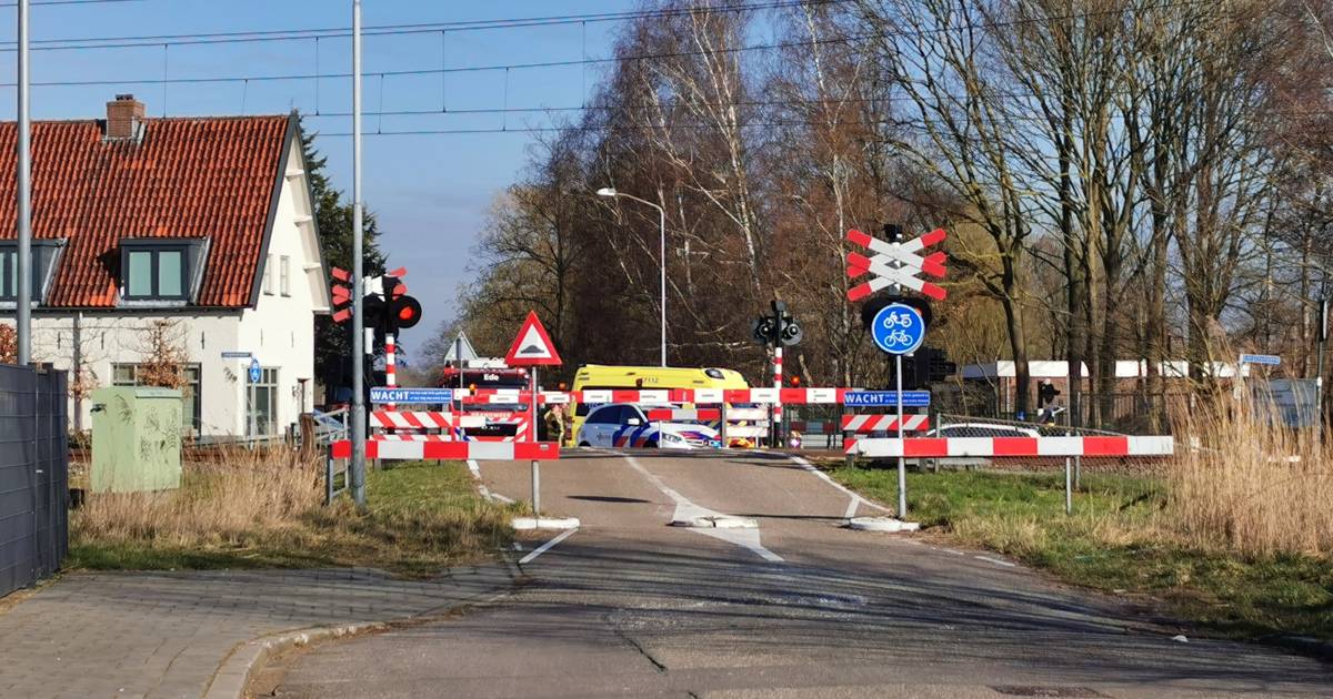 Geen treinverkeer tussen Ede-Wageningen en Veenendaal na aanrijding.