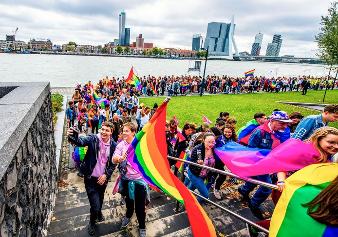 De Pride is een van de initiatieven om de acceptatie van de lhbti-gemeenschap in Rotterdam te vergroten.