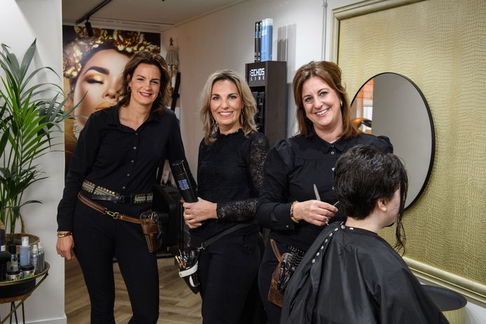 tranen-vloeien-in-oldenzaalse-kapsalon-waar-knippen-voor-een-dag