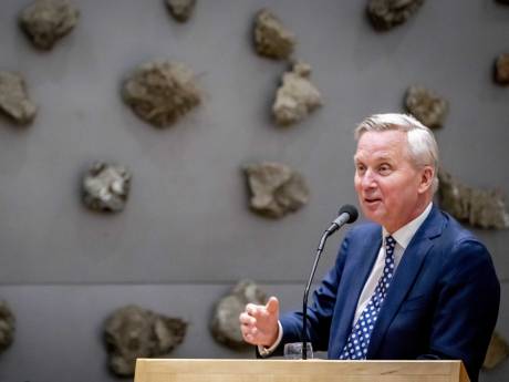 Staatssecretaris Van der Burg wil binnen maand vier ‘overlooplocaties’ Ter Apel