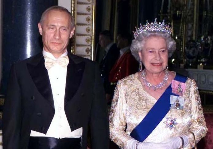 Poetin op bezoek bij de Queen in 2003.