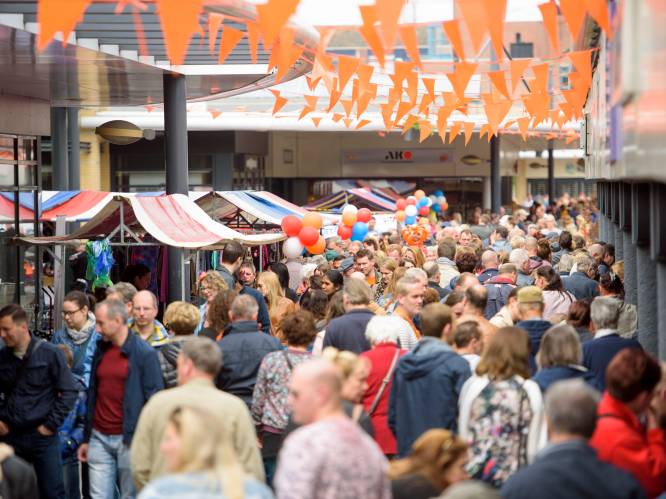 Oranjemarkt in Veldhoven jubileert met drie podia