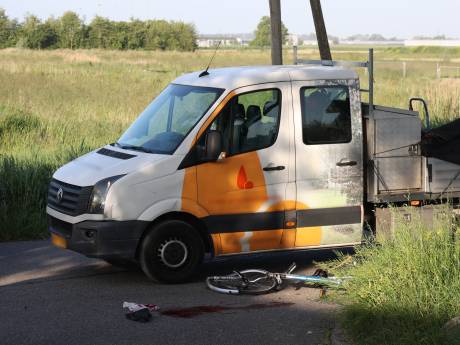 Fietser gewond bij aanrijding met bedrijfswagen