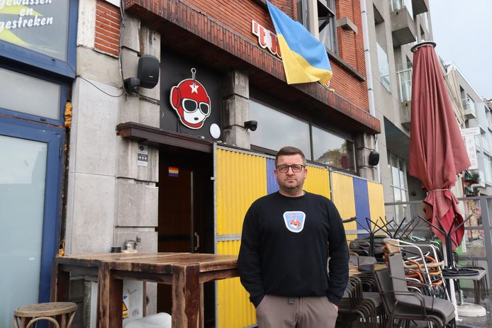 Zaakvoerder Steve Vonck na de brand aan café Hemelrijk op de Grote Markt