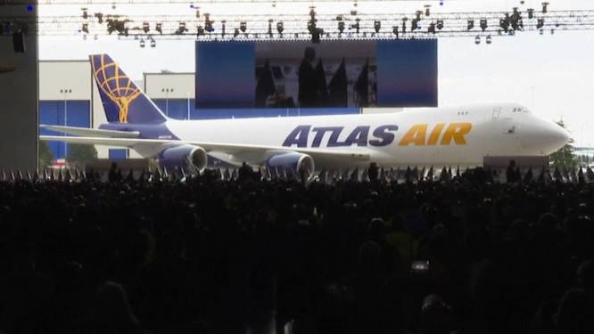 Boeing livre son tout dernier 747, des milliers de personnes font leurs adieux
