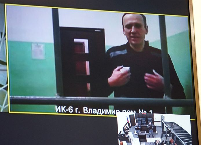 Archiefbeeld. Beelden van Alexei Navalny opgesloten in een cel tijdens een hoorzitting over zijn straf van 19 jaar in een Russisch strafkamp. (26/09/2023)