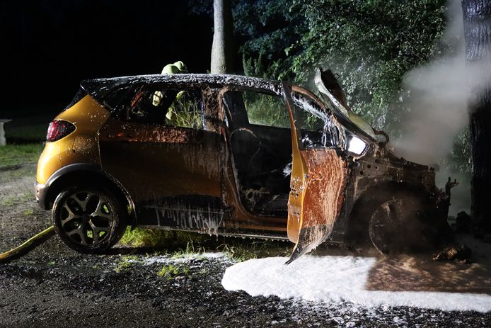 In het buitengebied van De Krim vloog gisteravond een auto in brand.