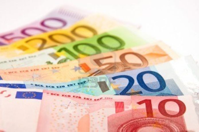 Volgens de neoliberale denktank is een algemeen basisinkomen "politiek haalbaar, sociaal wenselijk en financieel duurzaam".