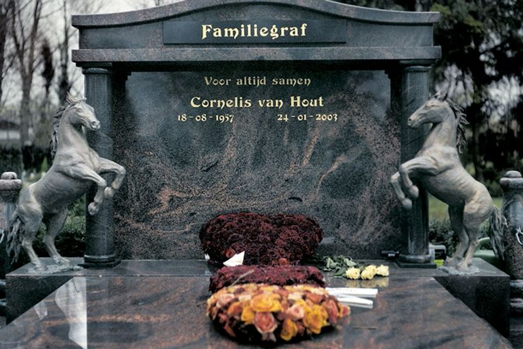 Vrijspraak in zaak moordaanslag Cor van Hout De Volkskrant