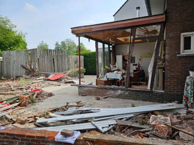 KIJK. Woning onbewoonbaar nadat auto zich in gevel boort in Lichtaart