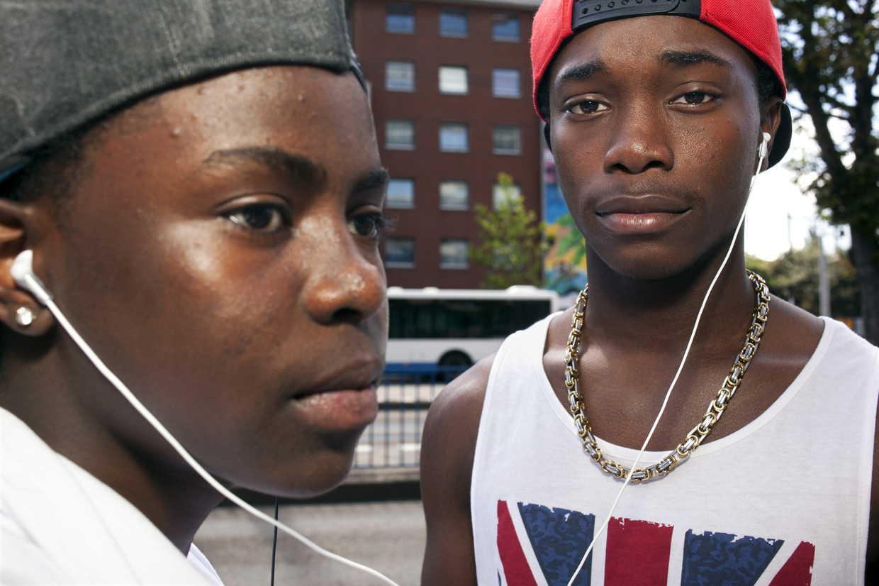 Don (14) en Joshua (17), 18 juli 2015, Amsterdam. Beeld Martijn van de Griendt