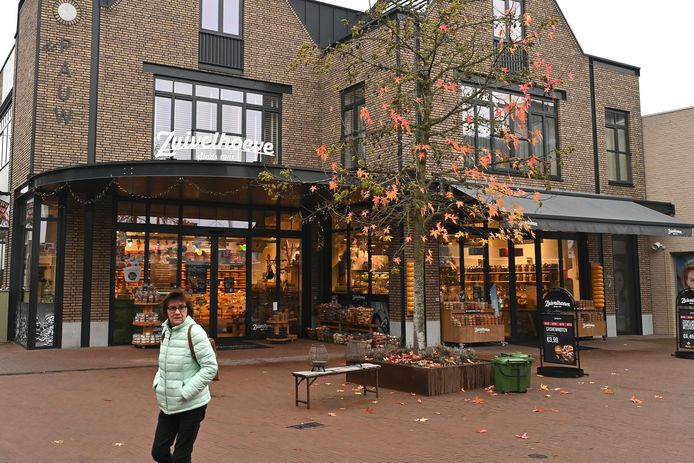 De oude Rabobank heeft zijn institutionele karakter verloren. Het gebouw is er alleen maar mooier door geworden.