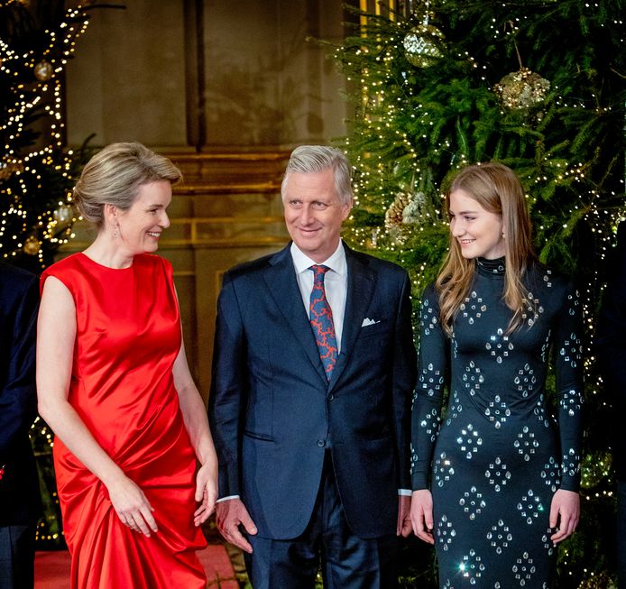La reine Mathilde, le roi Philippe de Belgique et la princesse Elisabeth.