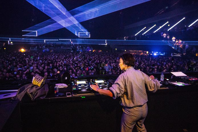 De Russische techno-dj Nina Kraviz trad vorig jaar op bij Awakenings in de Ziggo Dome, als onderdeel van het Amsterdam Dance Event (ADE)