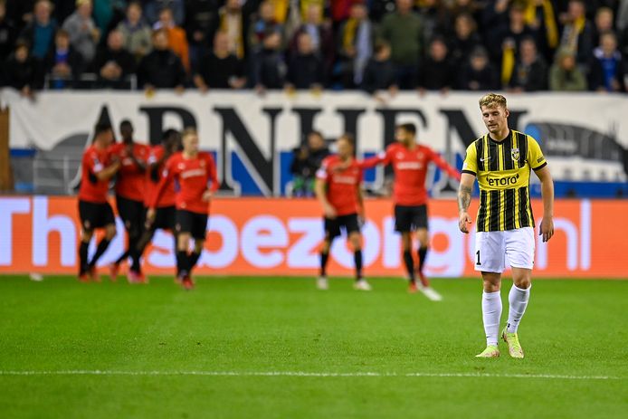 Nikolai Baden Frederiksen baalt na de 1-2.