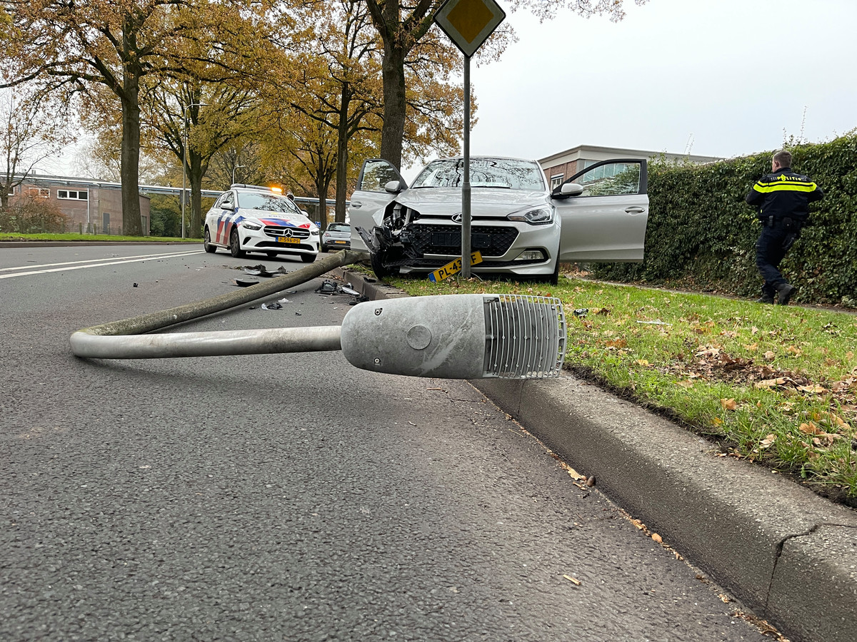 De situatie in Nijverdal na het ongeluk.