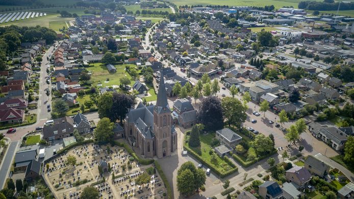 Wappert er straks een Sallandvlag op de toren van de kerk in Heeten?