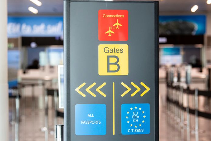 Beeld ter illustratie. Op 15 juni gingen de Europese binnengrenzen terug open, vanaf 1 juli zijn ook reizigers uit 14 niet-Europese landen opnieuw welkom in de EU.