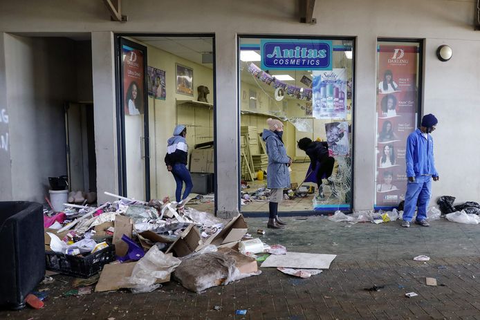 Plunderingen in Soweto, Johannesburg.