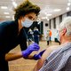 Nederland stopt uit voorzorg twee weken met AstraZeneca-vaccin, 289.000 afspraken afgezegd