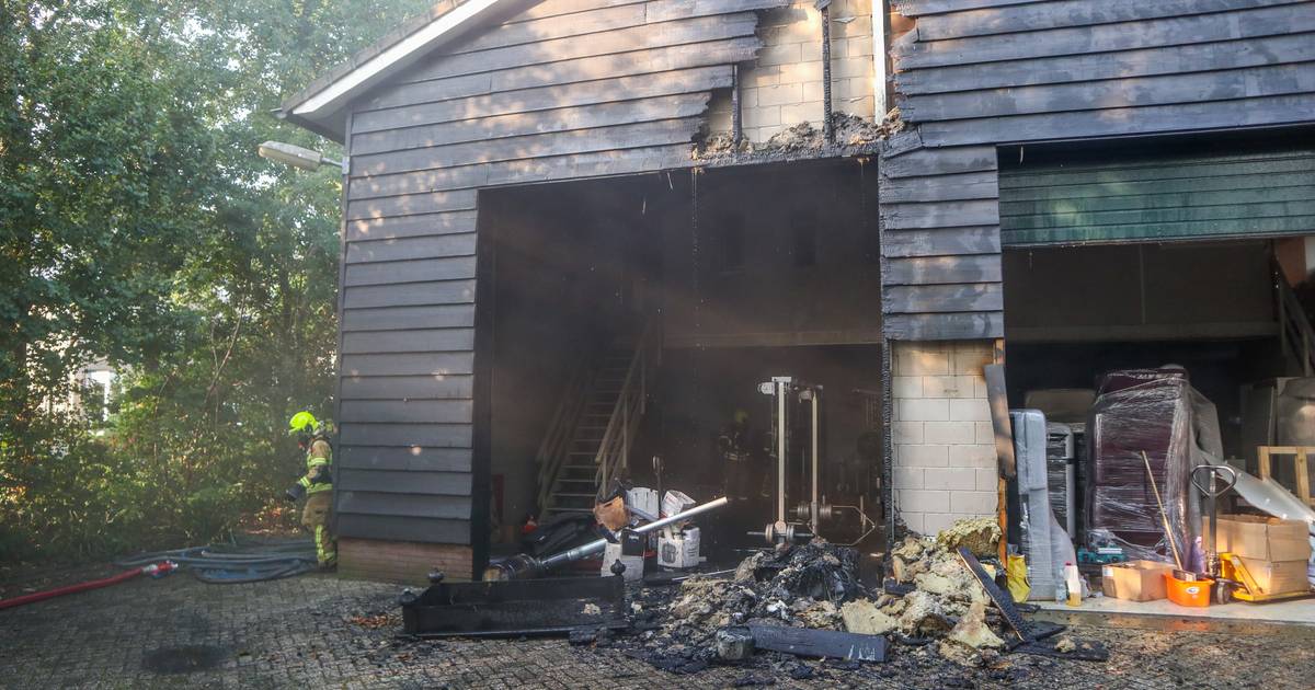 Grote brand in Zuidland op Beeldsweg