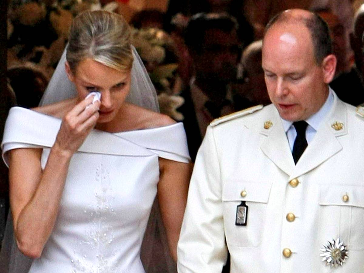 “Stop alsjeblieft met huilen”: hoe prinses Charlène tot drie keer toe haar  huwelijk probeerde te ontvluchten | Royalty | hln.be