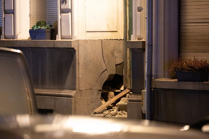 Une grave explosion a endommagé pas moins de quinze habitations et fait un blessé léger à Anvers.