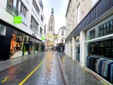 Gele coronastreep in centrum Breda gaat verdwijnen, gemeente denkt aan plaquette ter nagedachtenis
