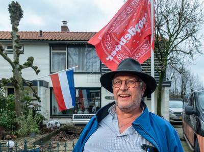 Deze inwoners van Ermelo laten protestvlaggen hangen: ‘Het probleem is nog niet opgelost’