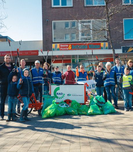 Honderden Hoeksche Waarders gingen met hun grijpers zwerfaval te lijf tijdens World Cleanup Day